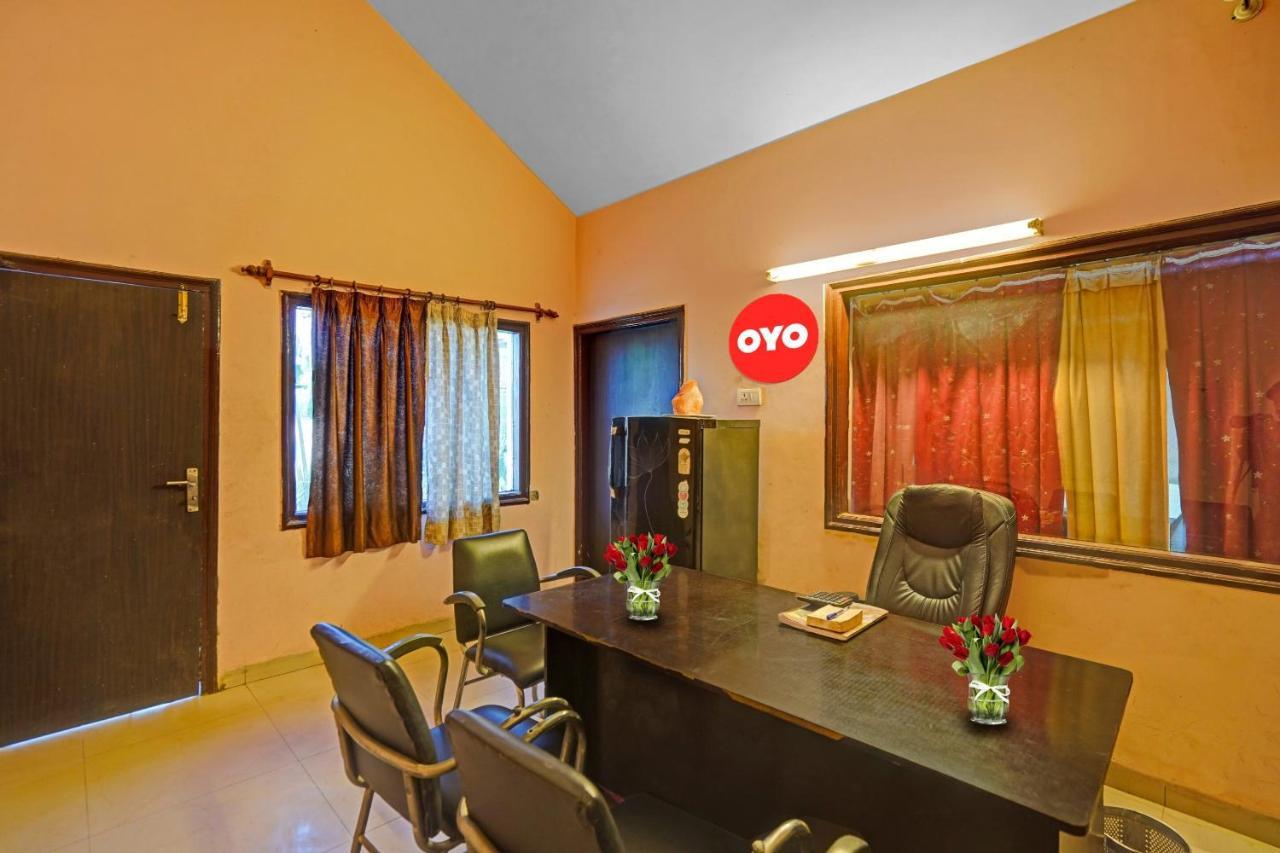 Oyo 87701 Lucky Farm Hotel Shāhpur Exterior foto