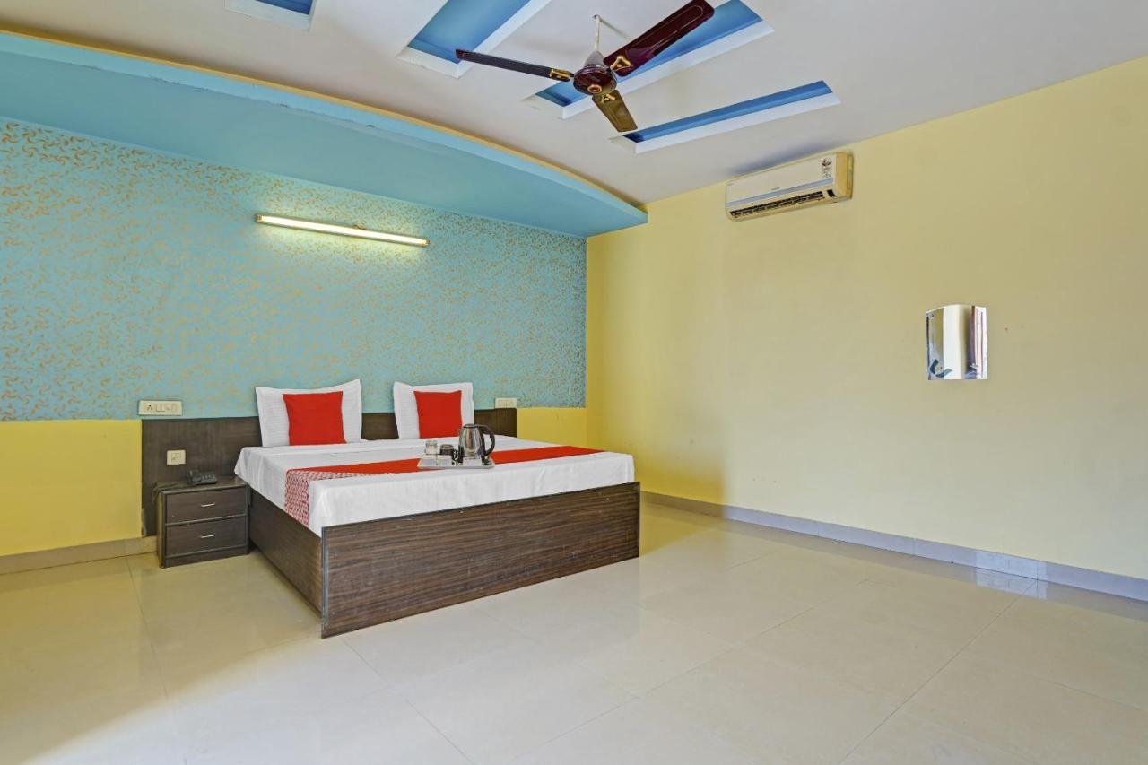 Oyo 87701 Lucky Farm Hotel Shāhpur Exterior foto