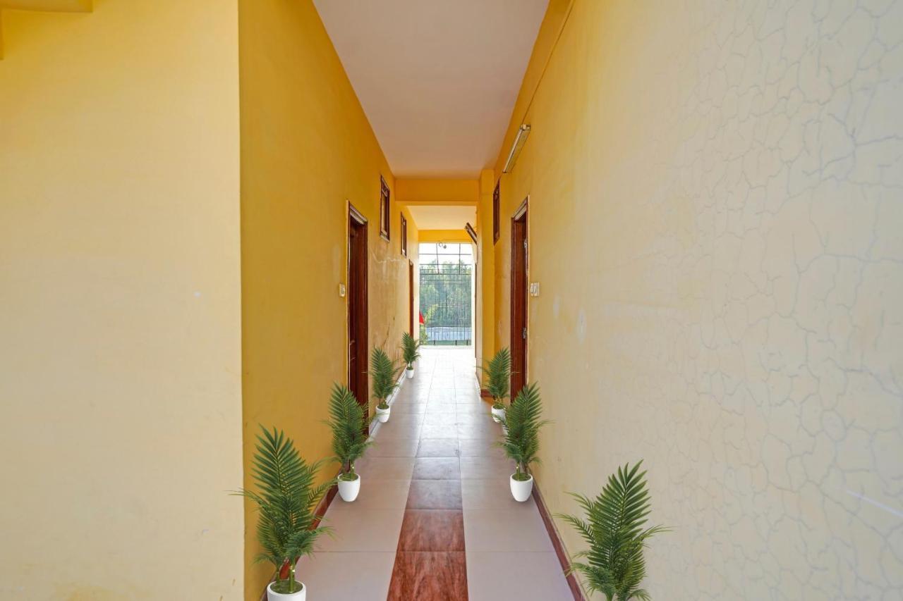Oyo 87701 Lucky Farm Hotel Shāhpur Exterior foto